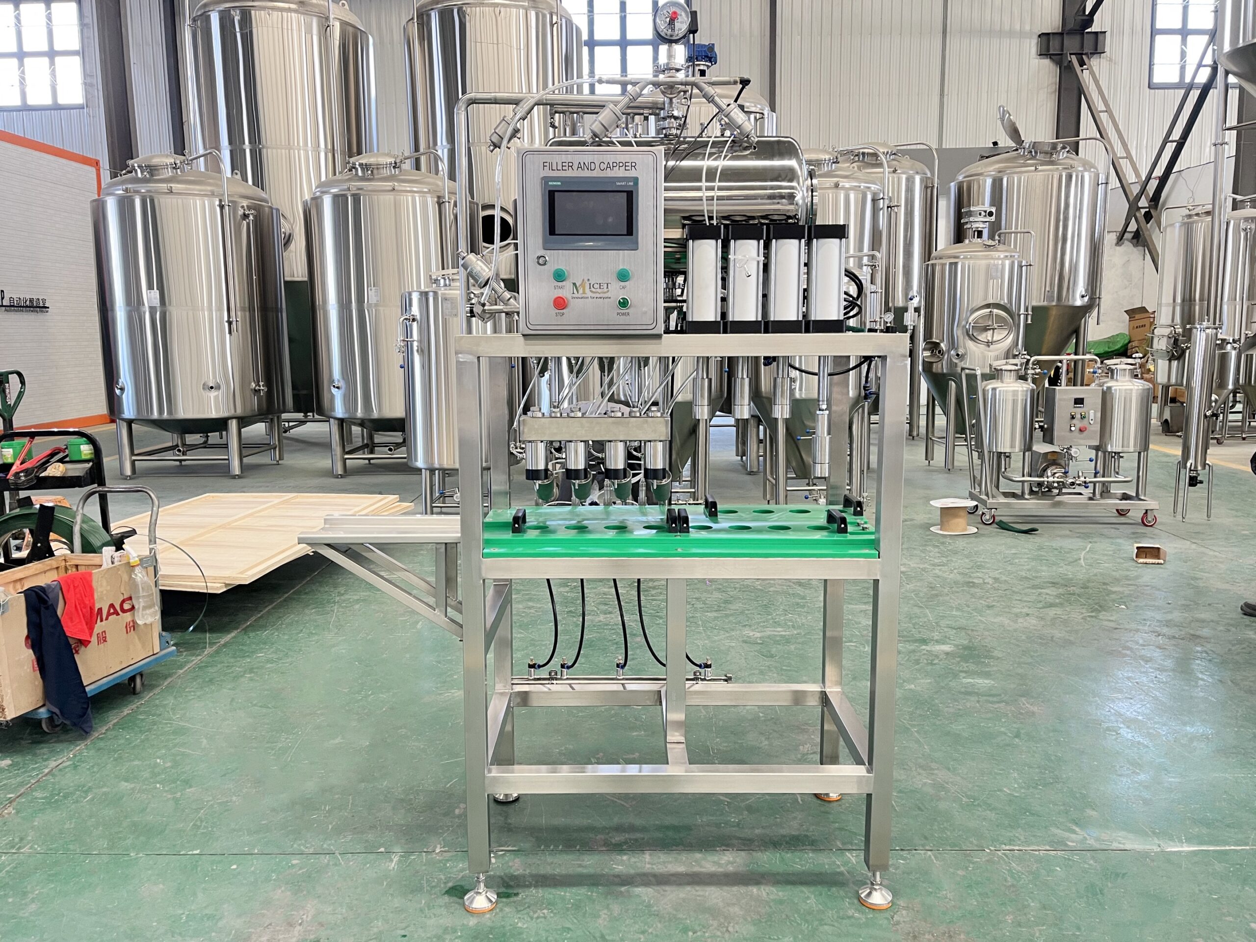 4 Heads Bottle filler and capper